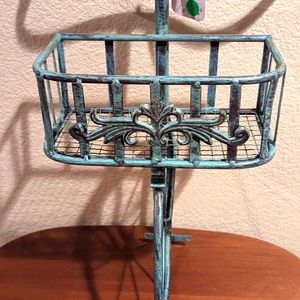 Super cute green bicycle wall shelf